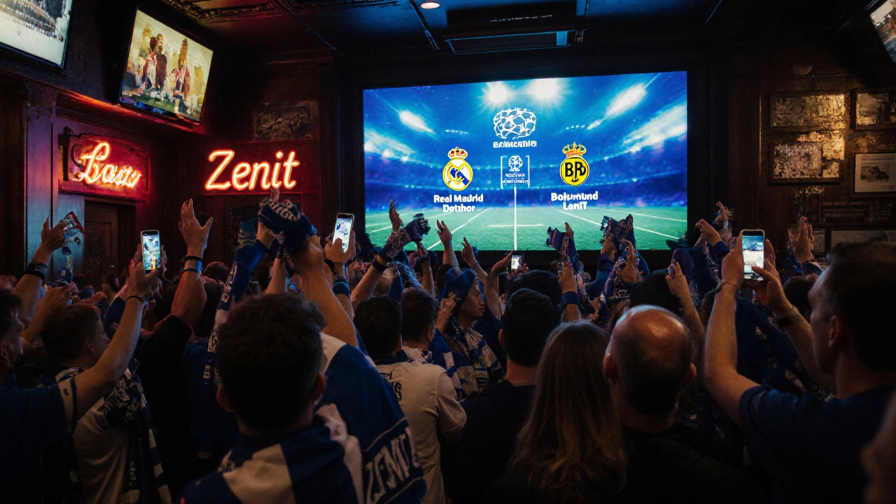 Фанаты «Зенита» в баре смотрят на экран с результатами жеребьевки, один в шоке, другие кричат.